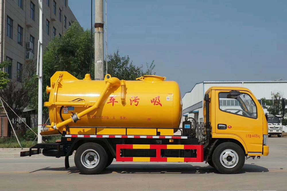 東風(fēng)多利卡D6國(guó)六5方吸污車(chē)圖片3